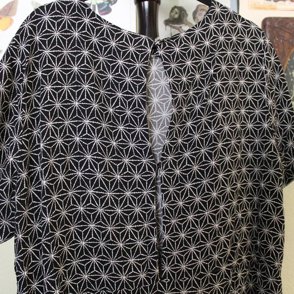 HM Black Geometric Shift Dress - Picture 6 of 8